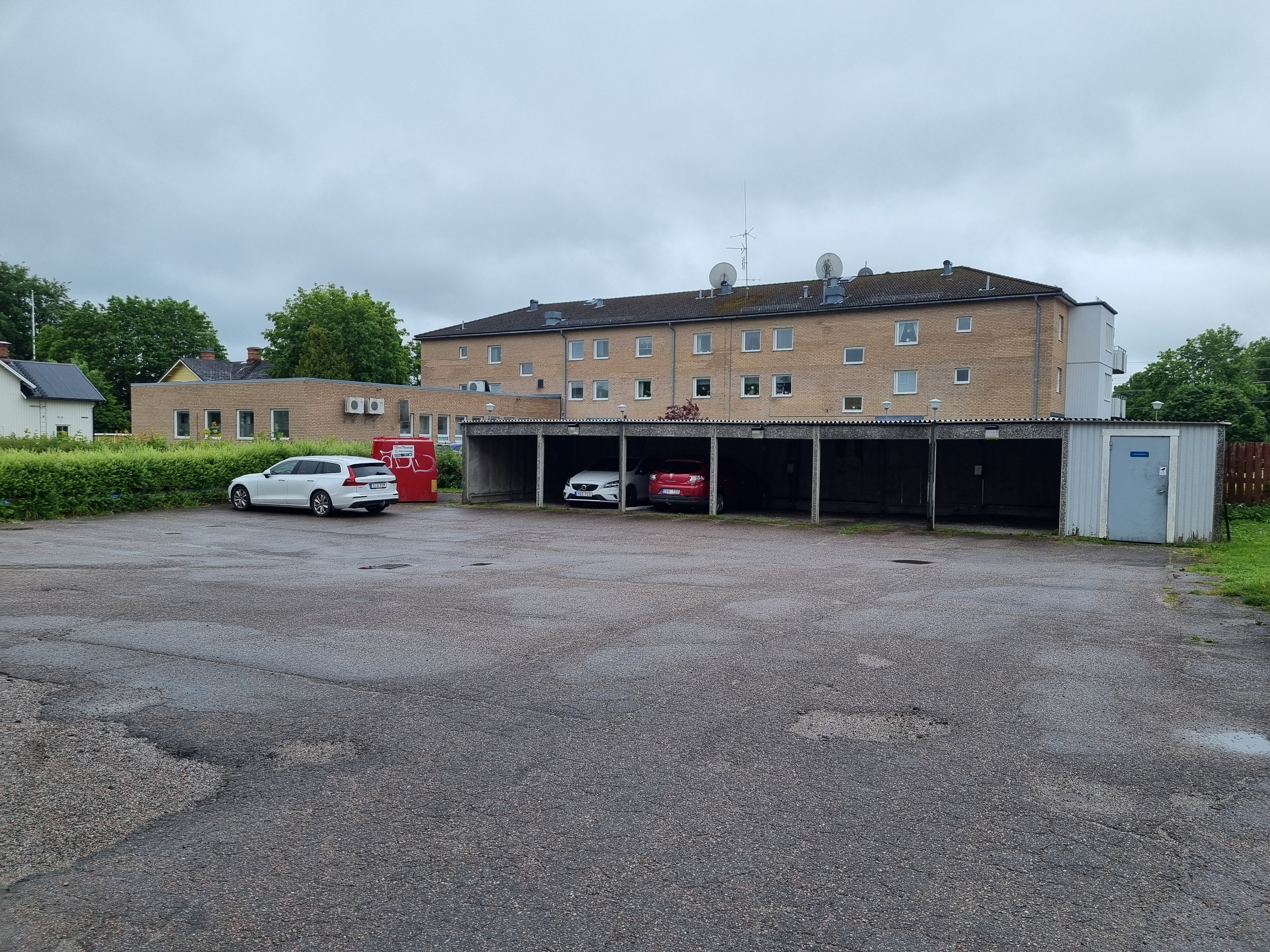 Grevegatan 7ab carports